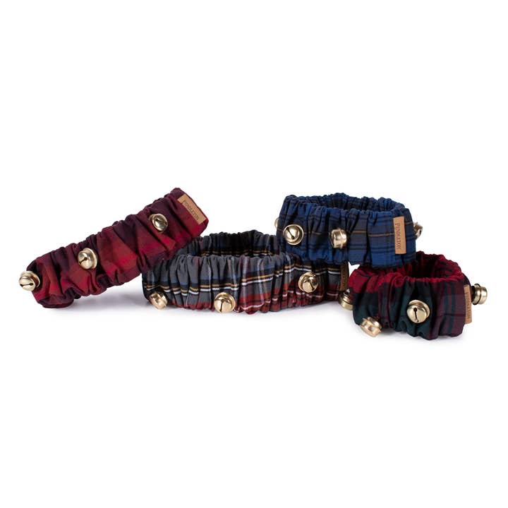 Carolina Pet Company - Wholesale Pet Collar - Dog - Pendleton Elastic Pull Over Jingle Christmas Dog Collar
