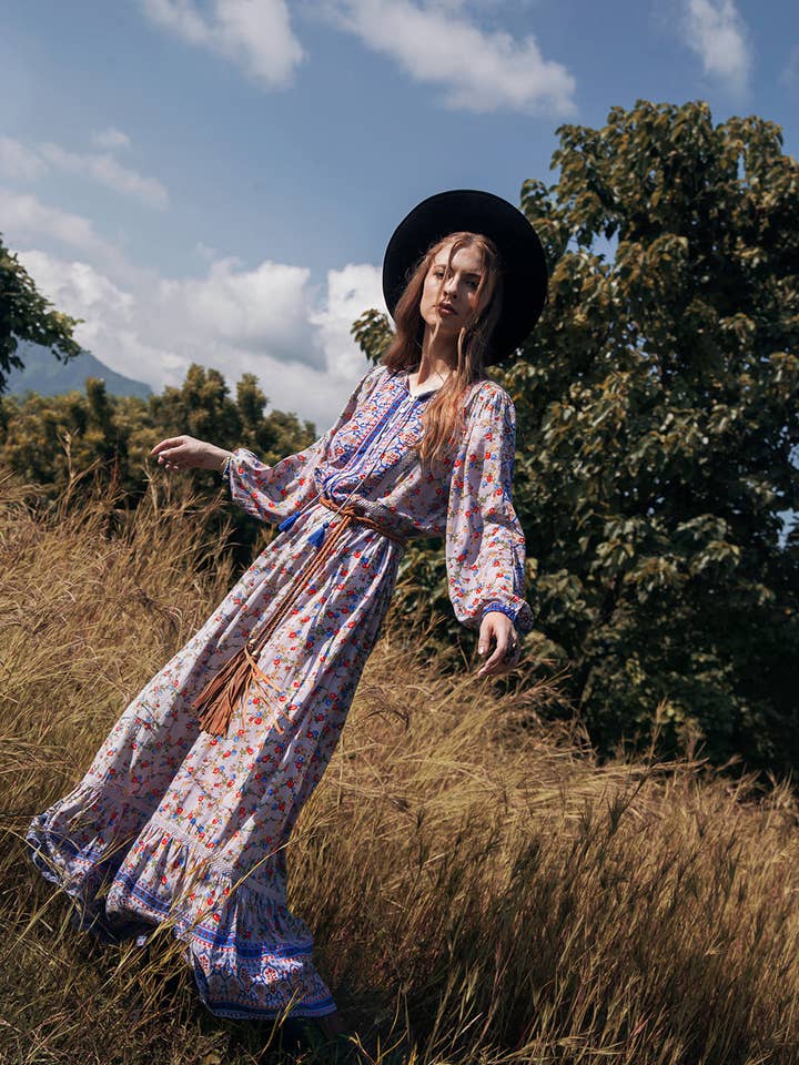 Robe Boho Sharon - Gris lavande pour la vente par Tulle and Batiste