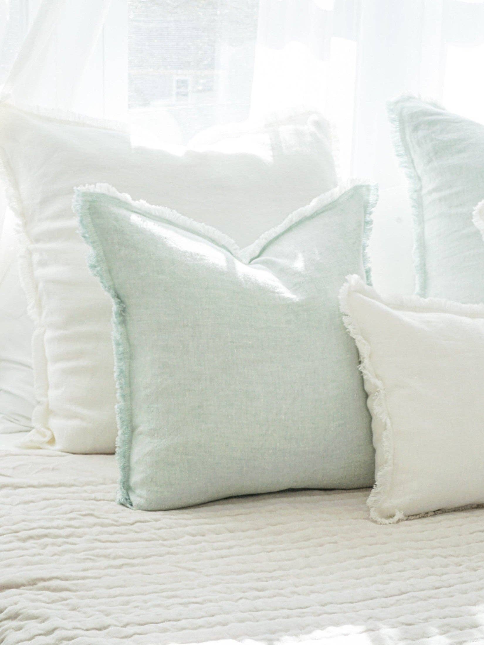 Anaya Home – Großhandel Zierkissen – Helles Aqua Fransen Weiches Leinenkissen2