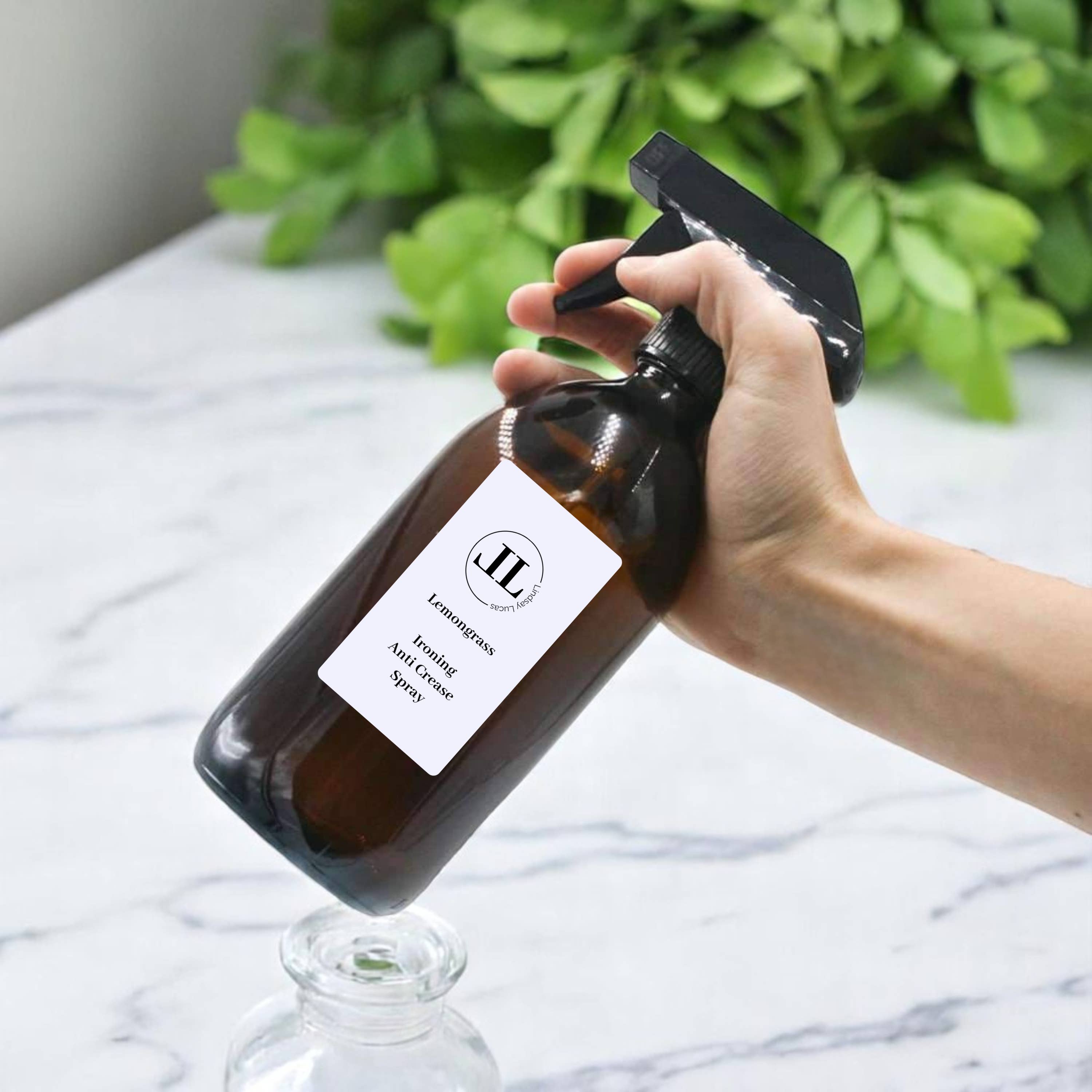 Lindsay Lucas Candles - Vente Lessives en poudre/dosettes - Spray Anti-Froissement pour Fer à Repasser 500ml Bouteille en Verre Naturel1