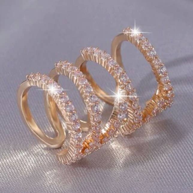 Boucle d'oreille chic en strass pour la vente par Golden Rae Wholesale