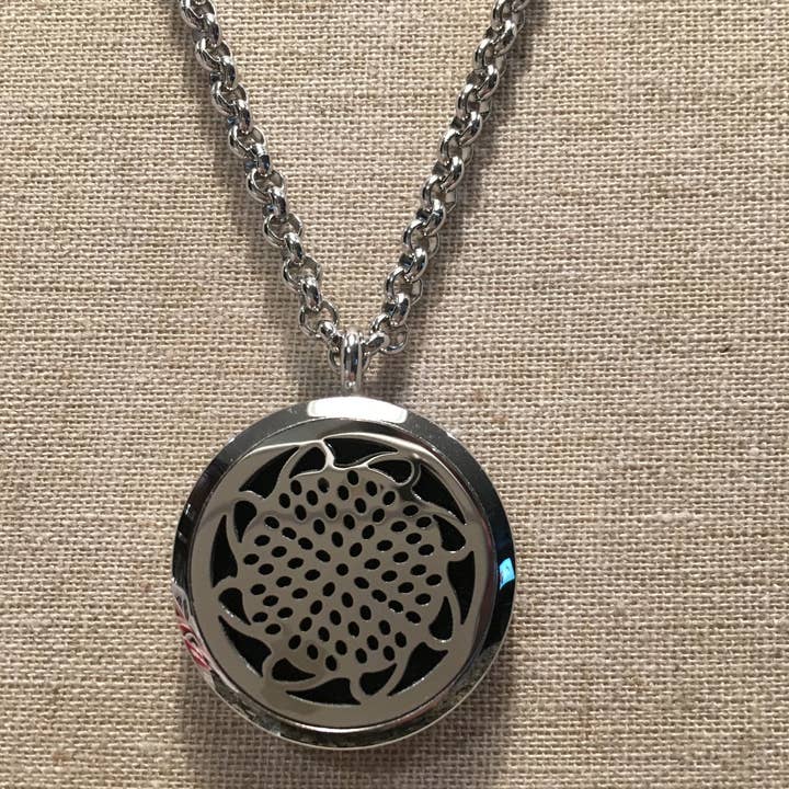 Baltic Essentials – Colar de aromaterapia por atacado – Difusor cirúrgico hipoalergênico de óleo essencial girassol2