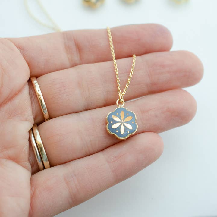 Jill Makes - Wholesale Pendant/Charm Necklace - Camille - Gemstone Flower Pendant Necklace