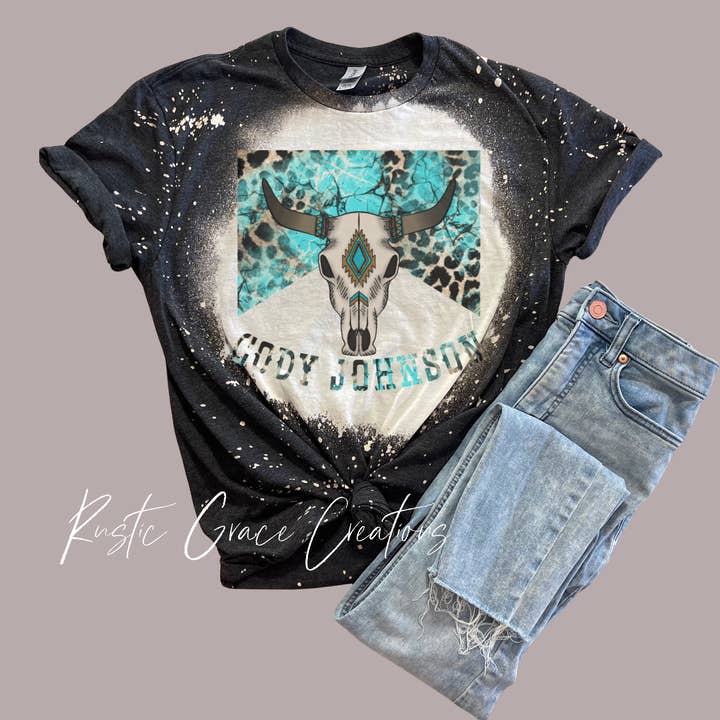 Cody Johnson | Band Tee | Land |Nødstedte T-shirt |Unisex for engroshandel hos Rustic Grace Creations