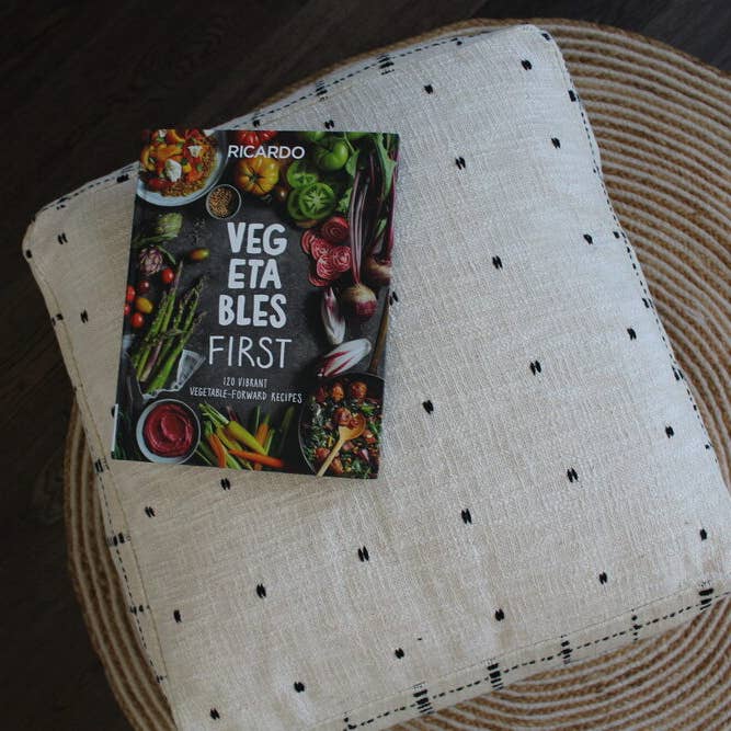 Pouf en coton à carreaux (housse uniquement) pour la vente par Kozify Decor Inc