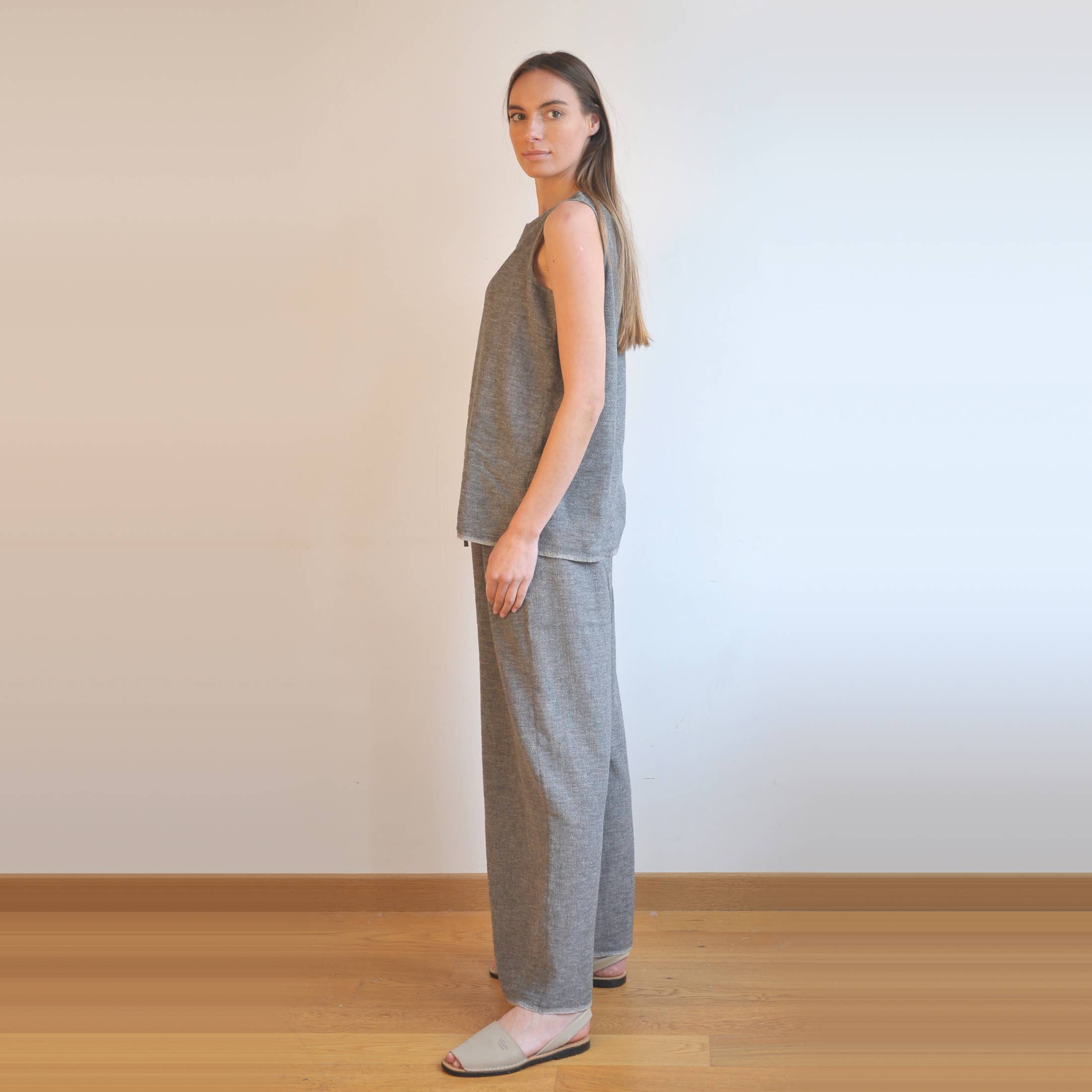 loom.ist - Wholesale Tank Top - Women's - Sile Sleeveless Top40