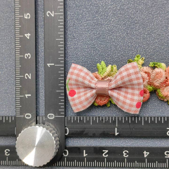 Mio Queena – wholesale Halsband - Katt och hund – Rutig rosett stickat katt- och hundhusdjurskrage