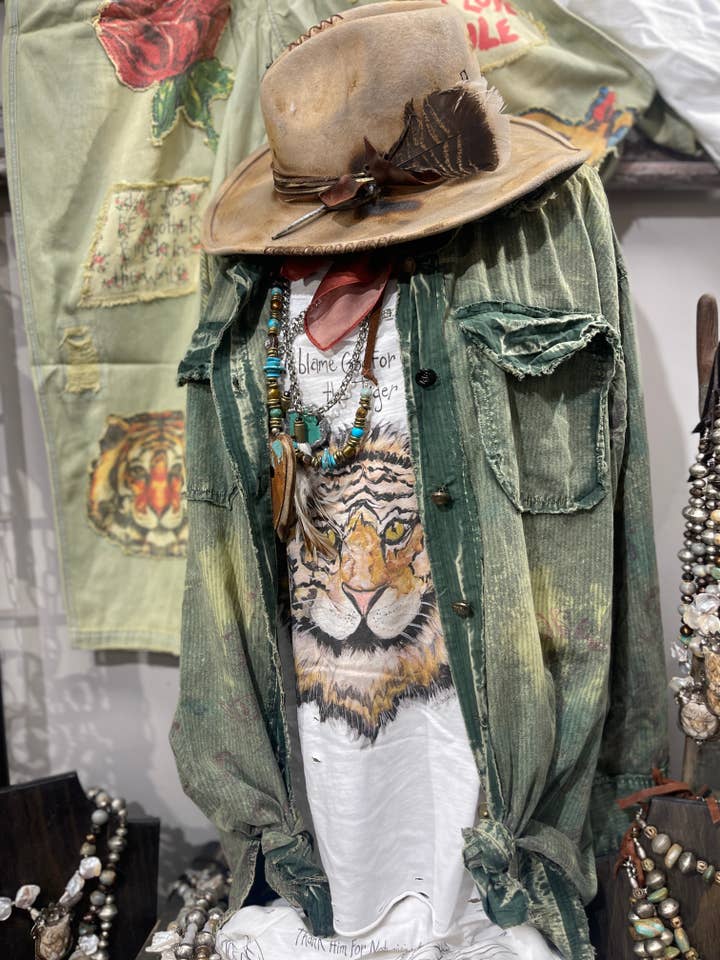 A Rare Bird Shop - Wholesale Screen Printed T-Shirt - Women's - Wingless Tiger Distressed Shirt