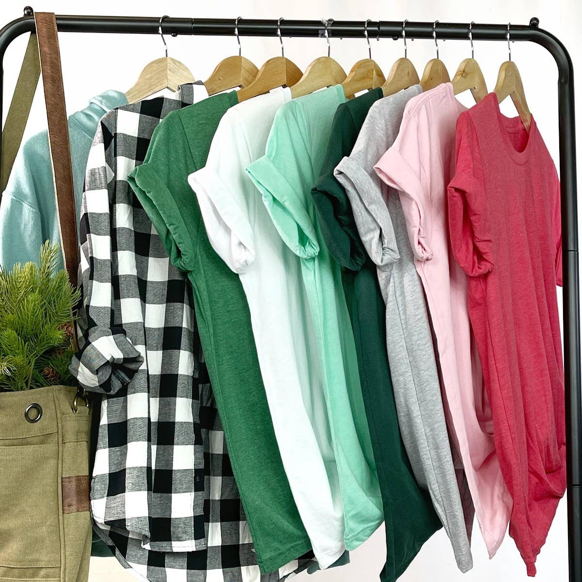 Top Crate – Engroshandel T-shirt med print - Dame – Jul: Sort kylling tørklæde 3 farve, grafisk tee, CASE1