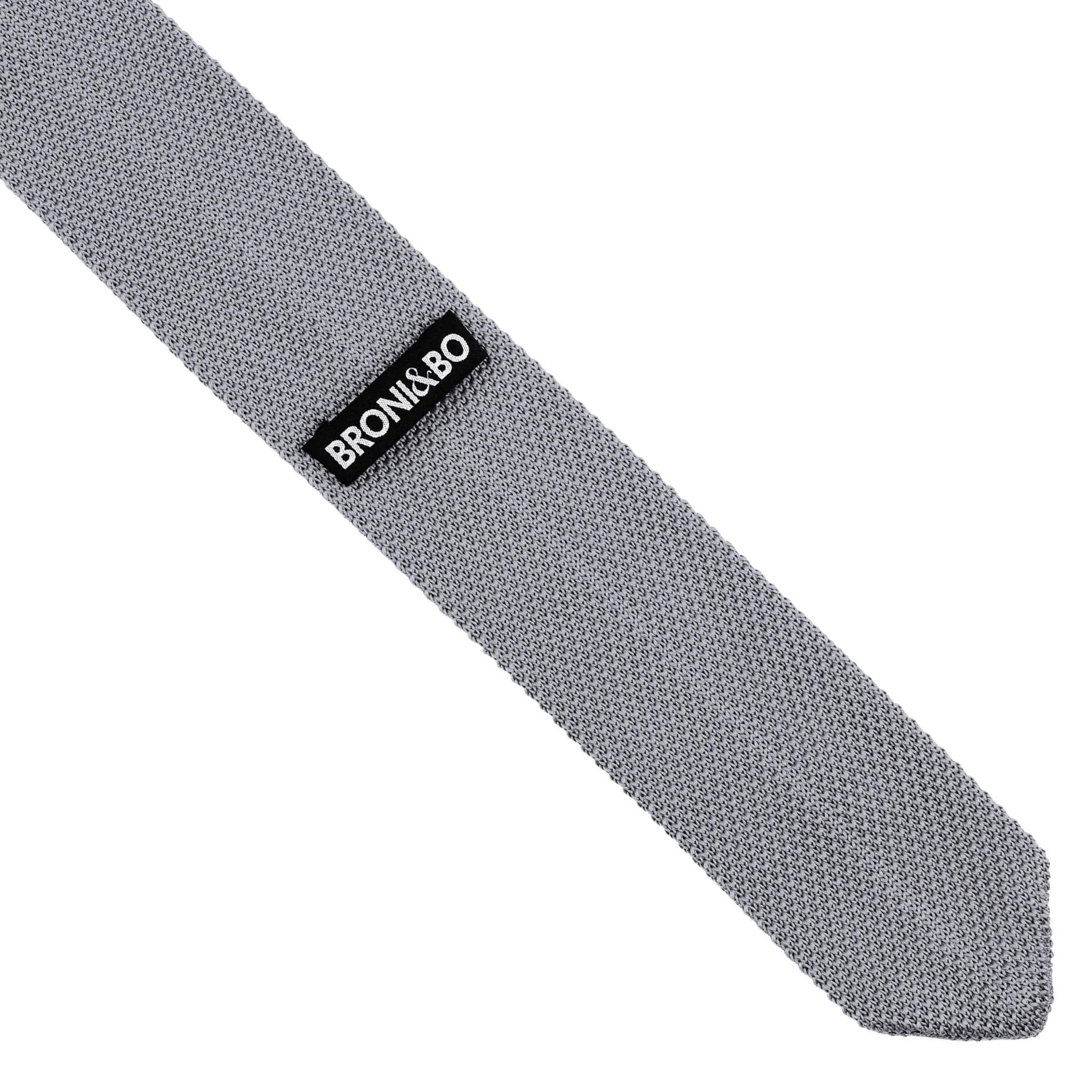 Stone grey knitted tie for wholesale on Faire3