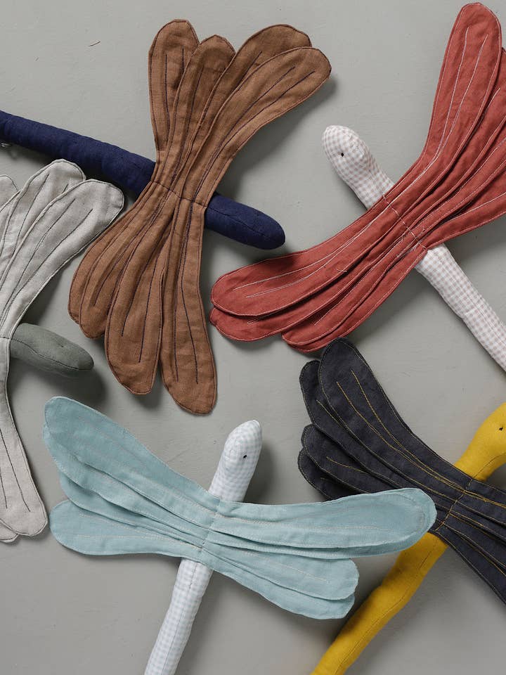 Decorazione da parete libellula per la vendita all'ingrosso da parte di 2 Stories