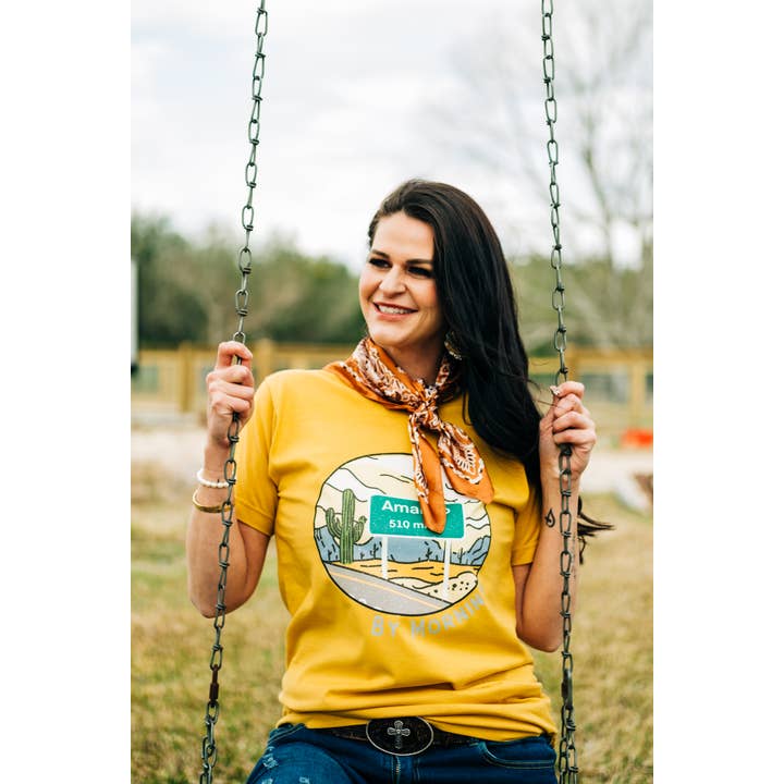 Amarillo: By Morning Country Western Graphic Tee för wholesale av Pink House On River Road