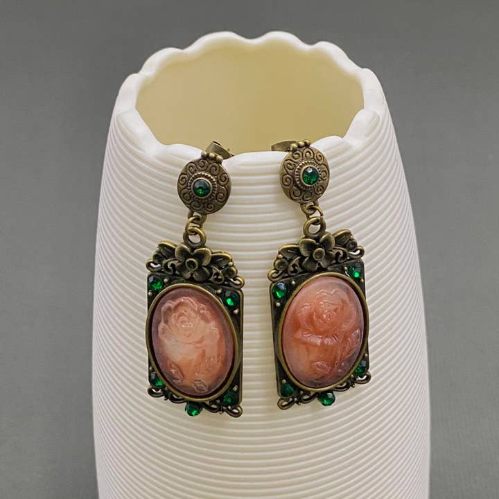 Mio Queena - Wholesale Dangle Earrings - Vintage Court Style Rose Danlge Earrings2
