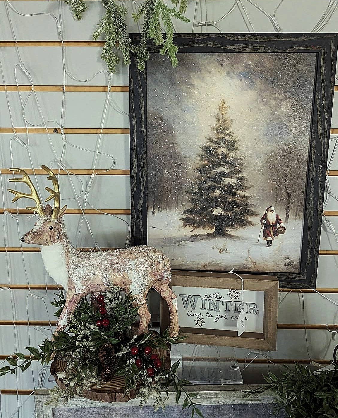 Roslyn Décor - Wholesale Christmas Wall Art - Santa's Tree - with SPARKLE EFFECT!1