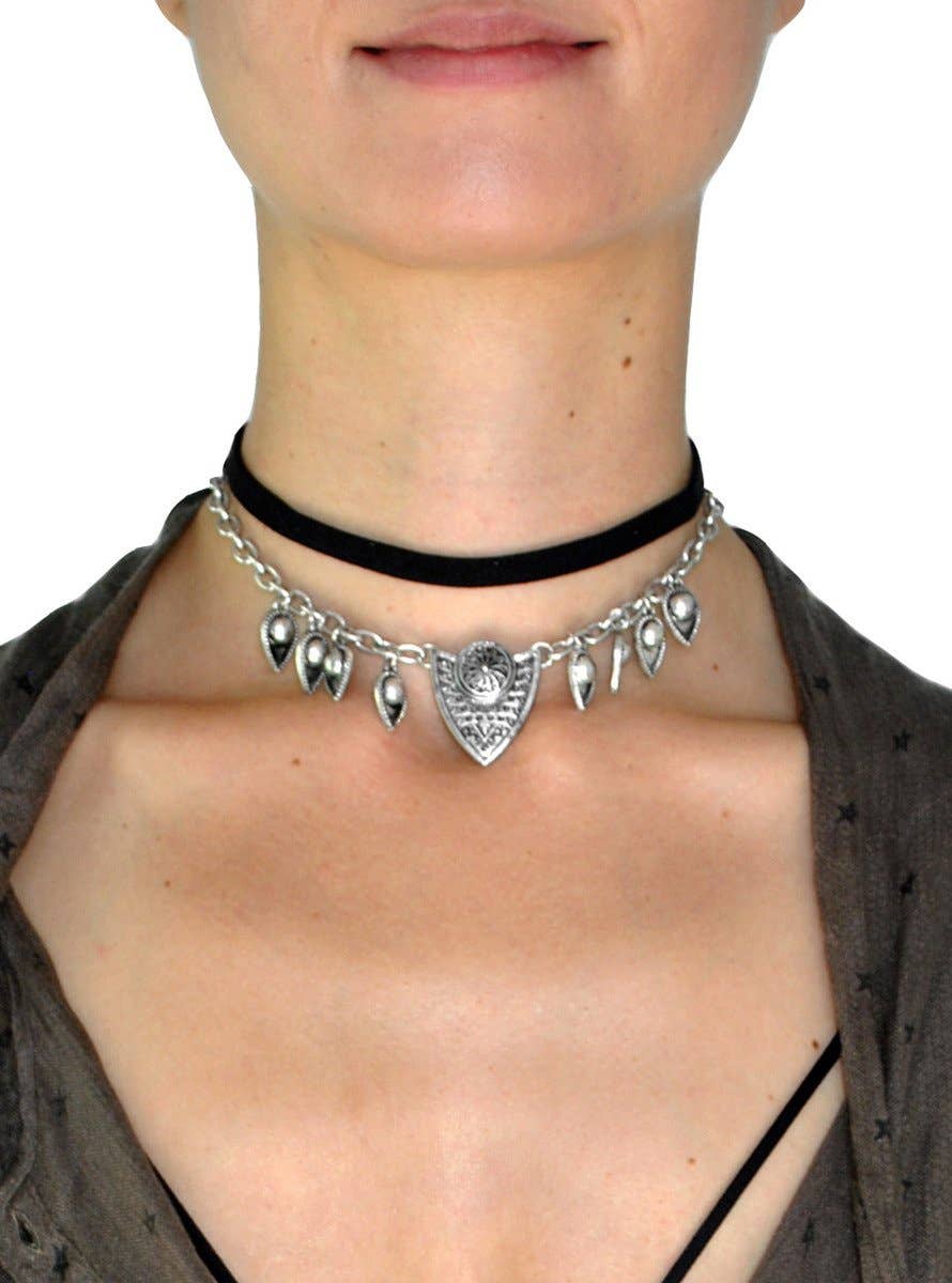 EYE CANDY LOS ANGELES Diana Black Crystal Cluster Collar Necklace |  Nordstromrack | Black crystals, Collar necklace, Fancy collar