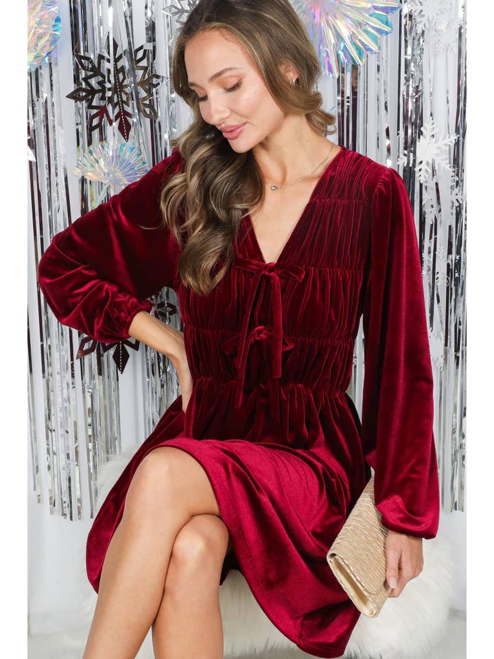 Vine & Love - Wholesale Dress - Women's - Elegant Silhouette Luxe Velvet V-Neck Dress VD8314314