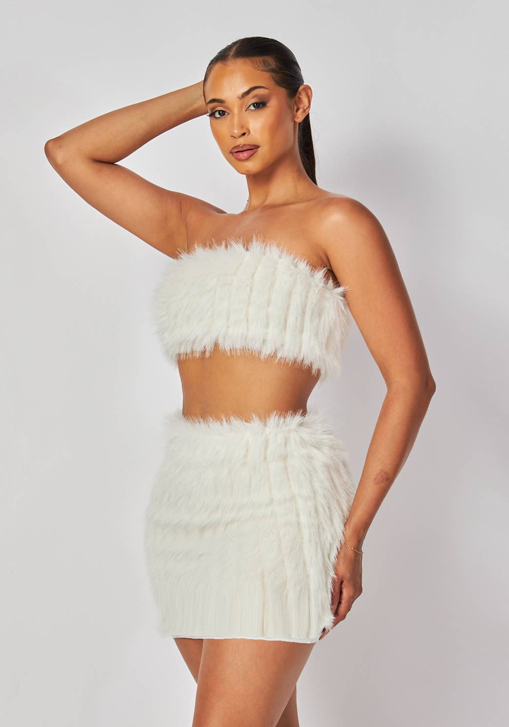 5besties inc – wholesale Top & skirt set – Women's – FAUX FUR 2 PIECE SET5