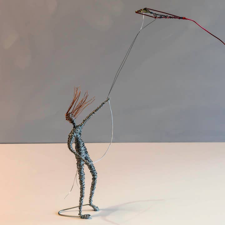 Haritopoulou – Engroshandel Skulptur – Kvinde Skulptur med Kite en Moderne Kunst Dekoration