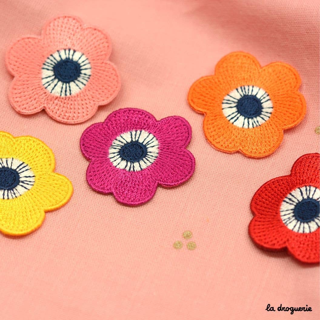 Rot Abzeichen "Anemone" für den Großhandel auf Faire0