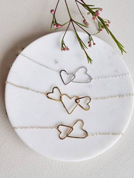 Linked hjerter halskæde for engroshandel hos Nox Jewelry