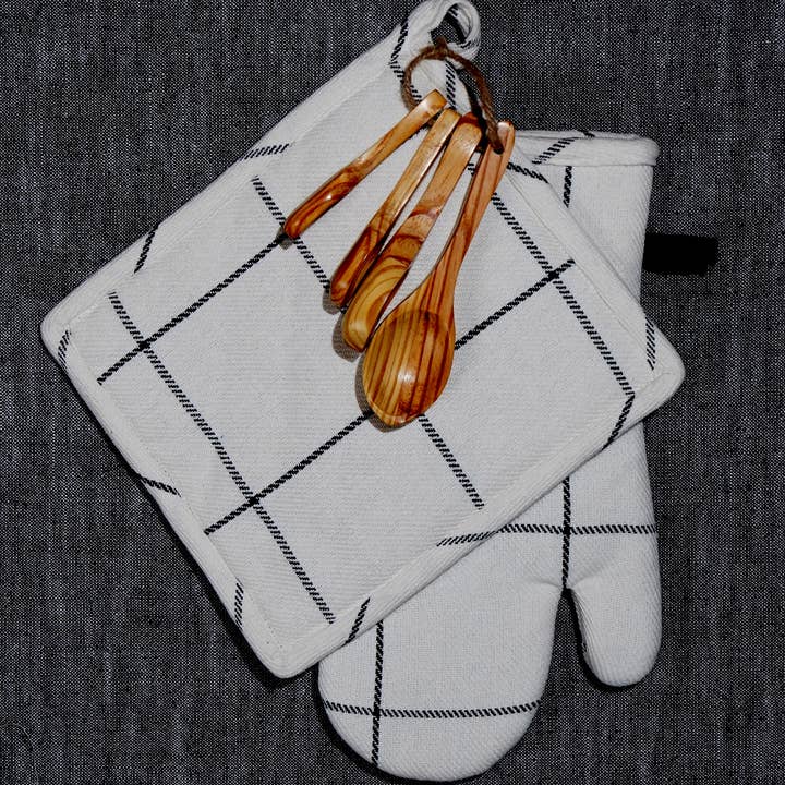 Baking Gift Set: Oven Mitt, Pot Holder & Mini Wooden Spoons for wholesale by Rich Home Linens