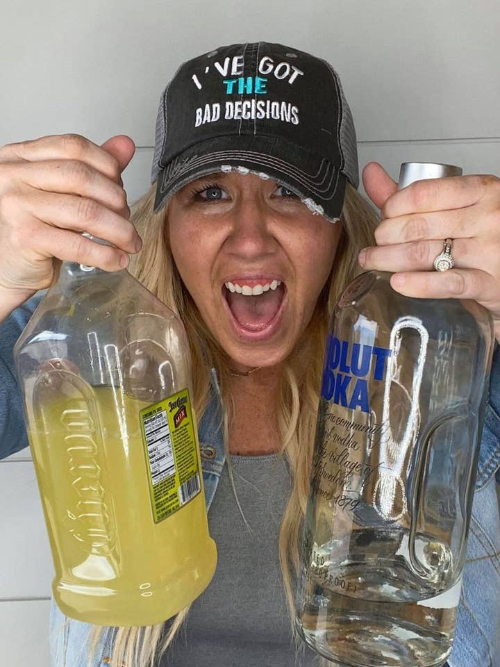 Ik heb de slechte beslissingen Trucker Hat voor wholesale door BAD HABIT WHOLESALE