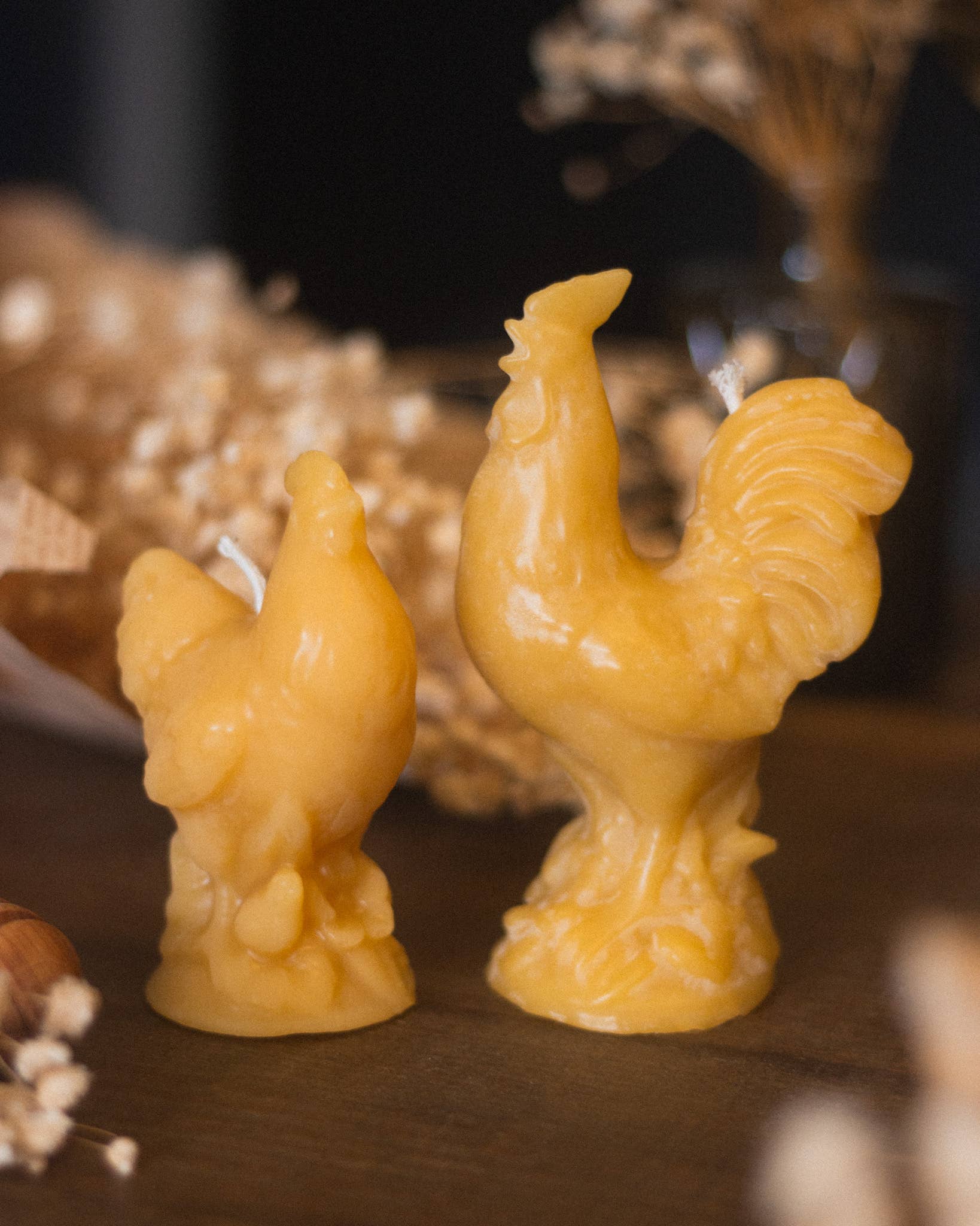 The Ramblin' Bee - Wholesale Novelty Candle - Rooster Beeswax Candle1