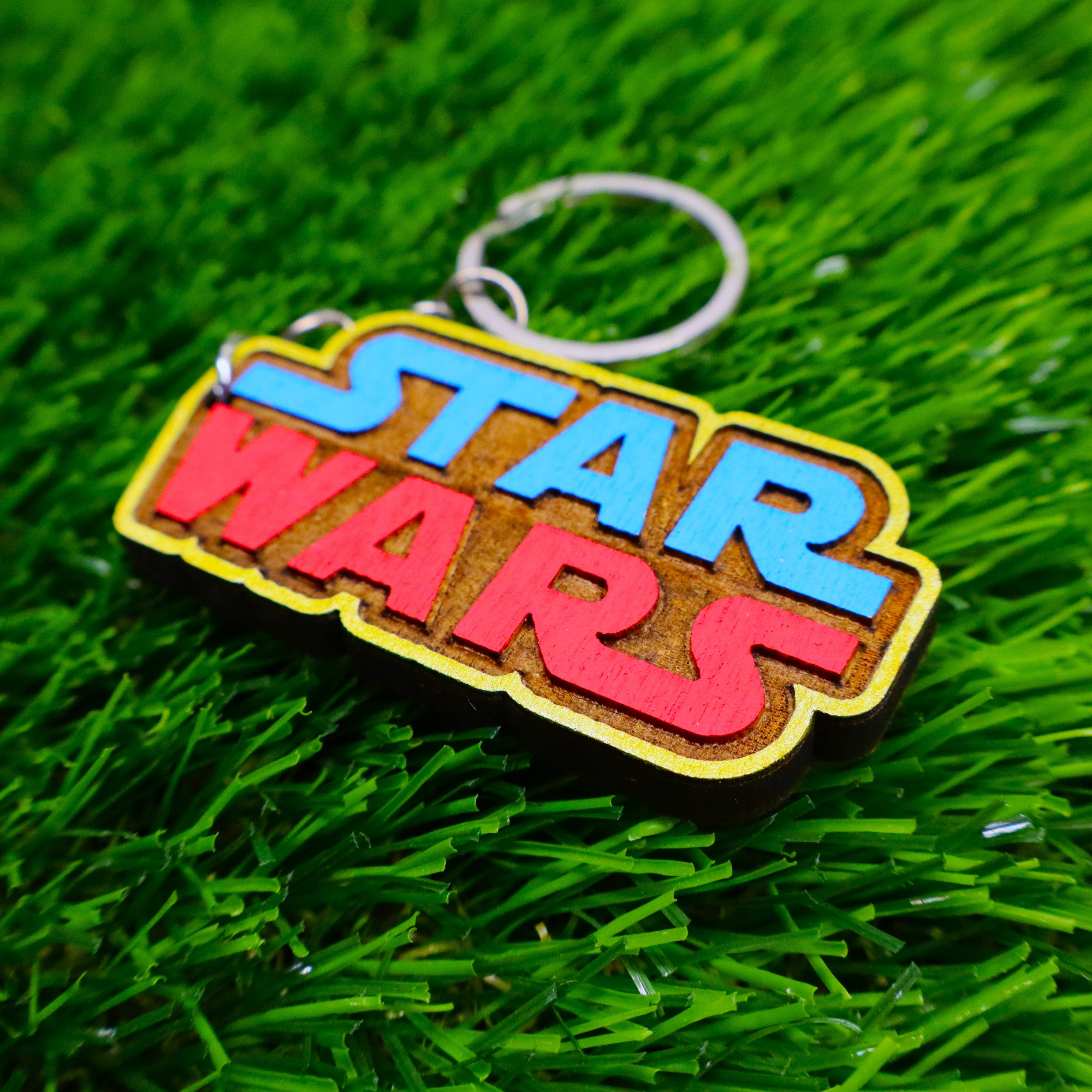 Herbs&Belles – Porta-chaves - Unissexo por atacado – Porta-chaves de Madeira com Logótipo Colorido de Star Wars, Presente Geek para Nerds2