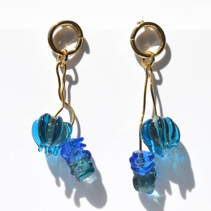 Ohrringe Onirica Flora blau Murano-Glas vergoldet für den Großhandel von Chama Navarro