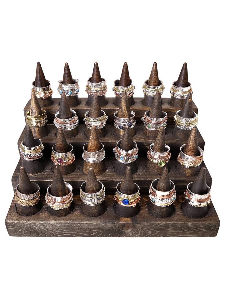 $13,00 Pc x 24 stk. Spinner Ring Assortment - Størrelser 6,7,8 for engroshandel hos Zoey Simmons