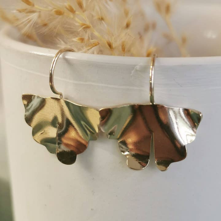 Gingko earrings on hooks gilded with fine gold for wholesale by LA POINTE DU VENT
