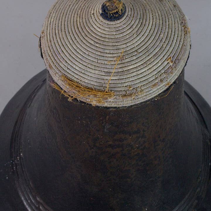 The Niger Bend - Wholesale Decorative Tabletop Object - Very Old Used Authentic Teardrop Shape Bahima Milk Vessel Ekyanzi – Uganda