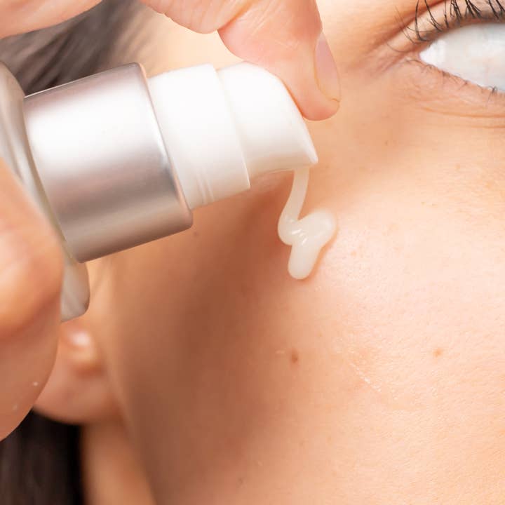 Dugg. Det. Alle. Ceramid Serum for engroshandel hos NutríVamos