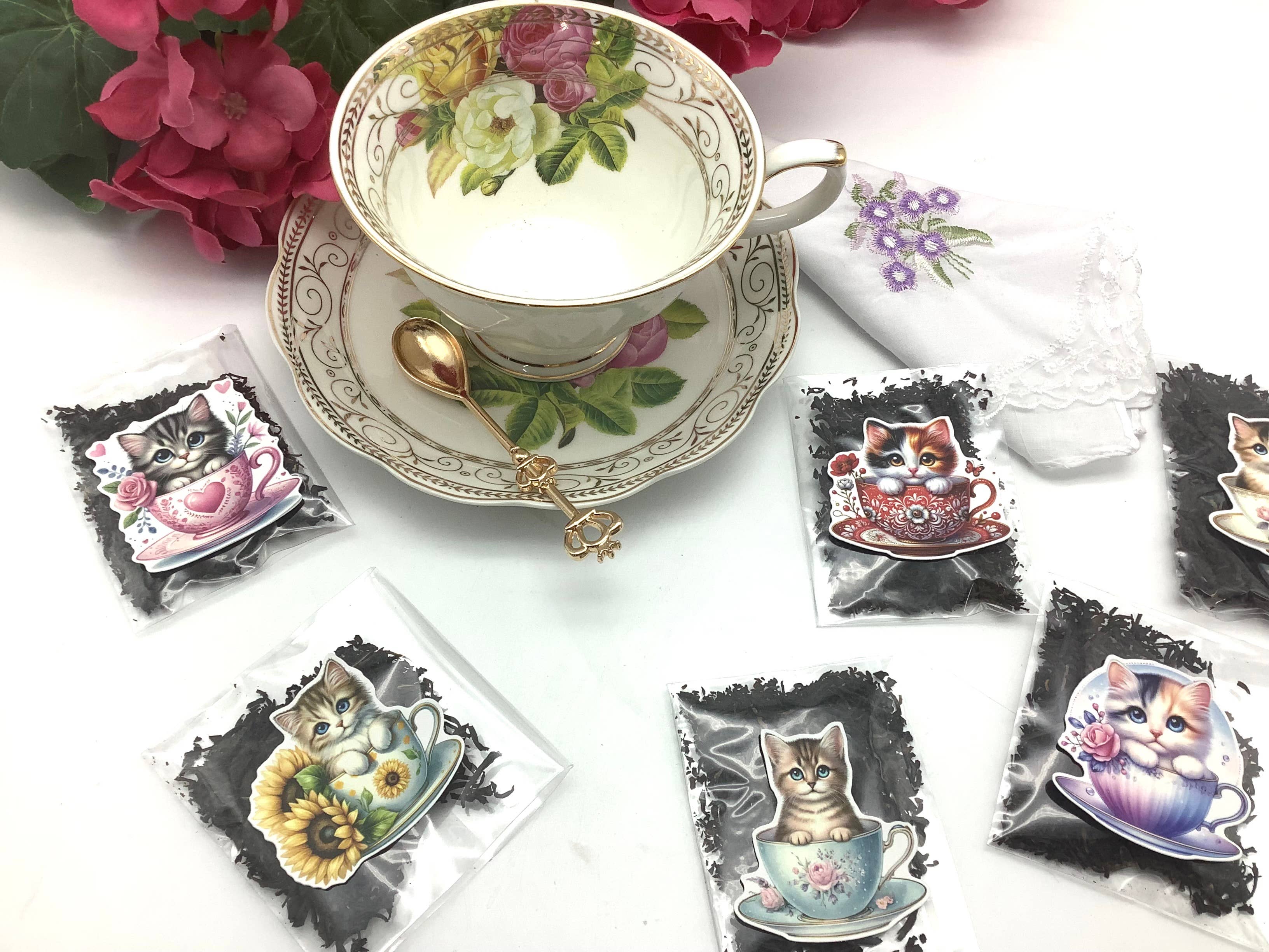 All Little Cute Things – wholesale Löst te – Katt i en vintage tekopp Kitty-sortiment av Loose Tea-paket2