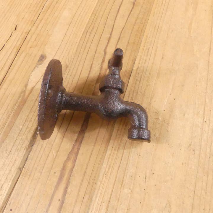 Midwest Craft House - Vente Crochets muraux - Crochet à robinet d'eau en fonte1