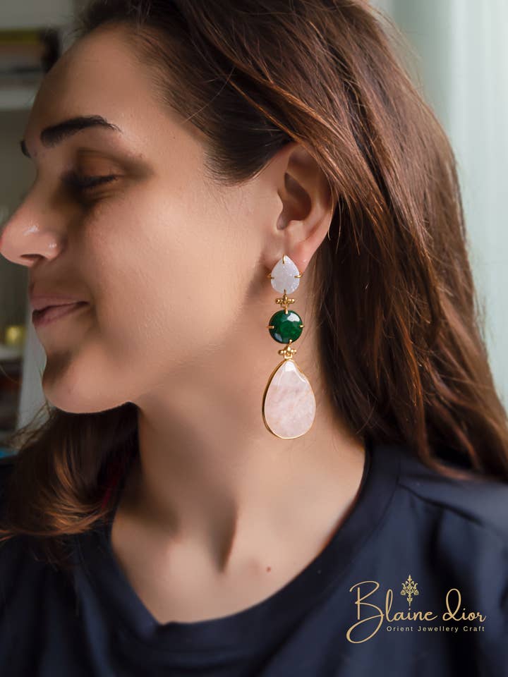 Orecchini indiani in oro con giada verde e quarzo rosa per la vendita all'ingrosso da parte di BlaineDor