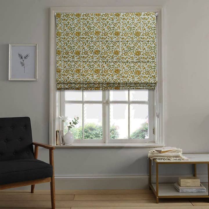 Store romain en viscose et lin à motif indien imprimé à la main - Pushplata pour la vente par Fabdivine