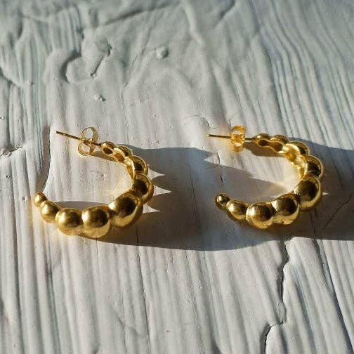 Cerceaux à gouttelettes d'eau pour la vente par SveJewels