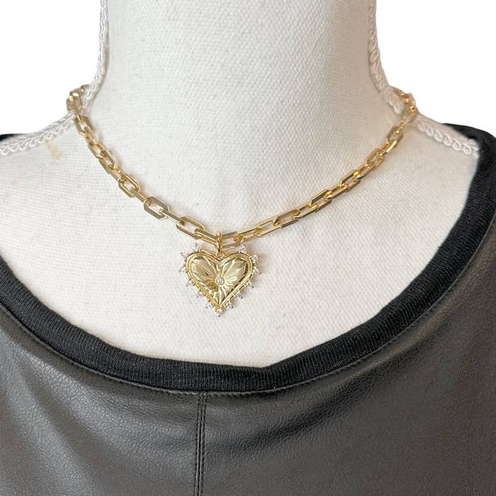 Love, Lisa - Wholesale Pendant/Charm Necklace - Sarah Must Have Heart Necklace