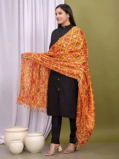 Dupatta Rajasthani Bandhej Dupatta Seta Bandhani Bandhej per la vendita all'ingrosso da parte di GYPSY STUDIO