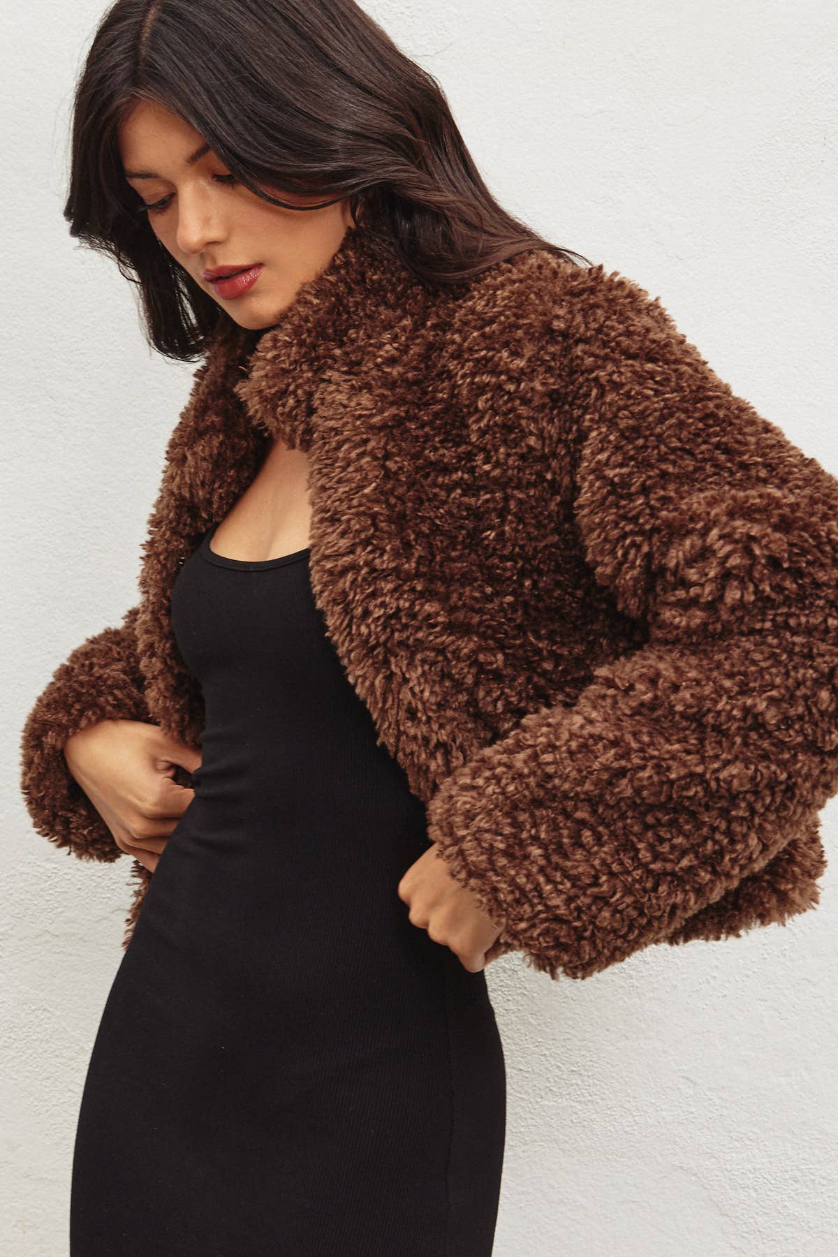 Dress Forum - Vente Veste – femme - Veste courte ouverte en peluche douce Teddy16