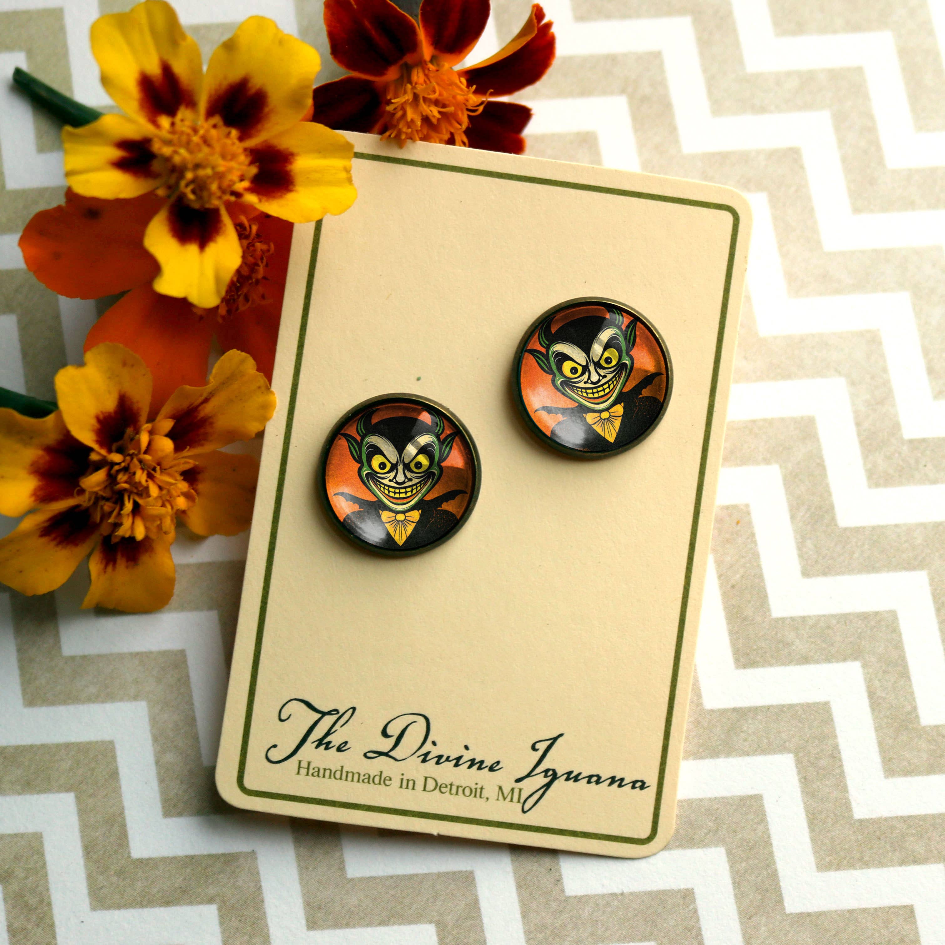 The Divine Iguana – Großhandel Ohrstecker – Dracula Halloween Vampir Ohrstecker2