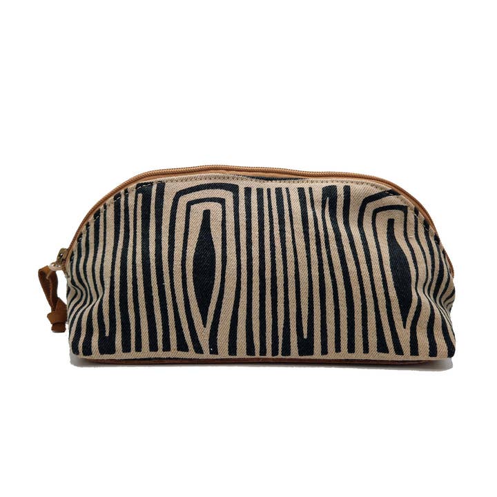 Trousse ESSENTIEL Tucul pour la vente par Dana Esteline