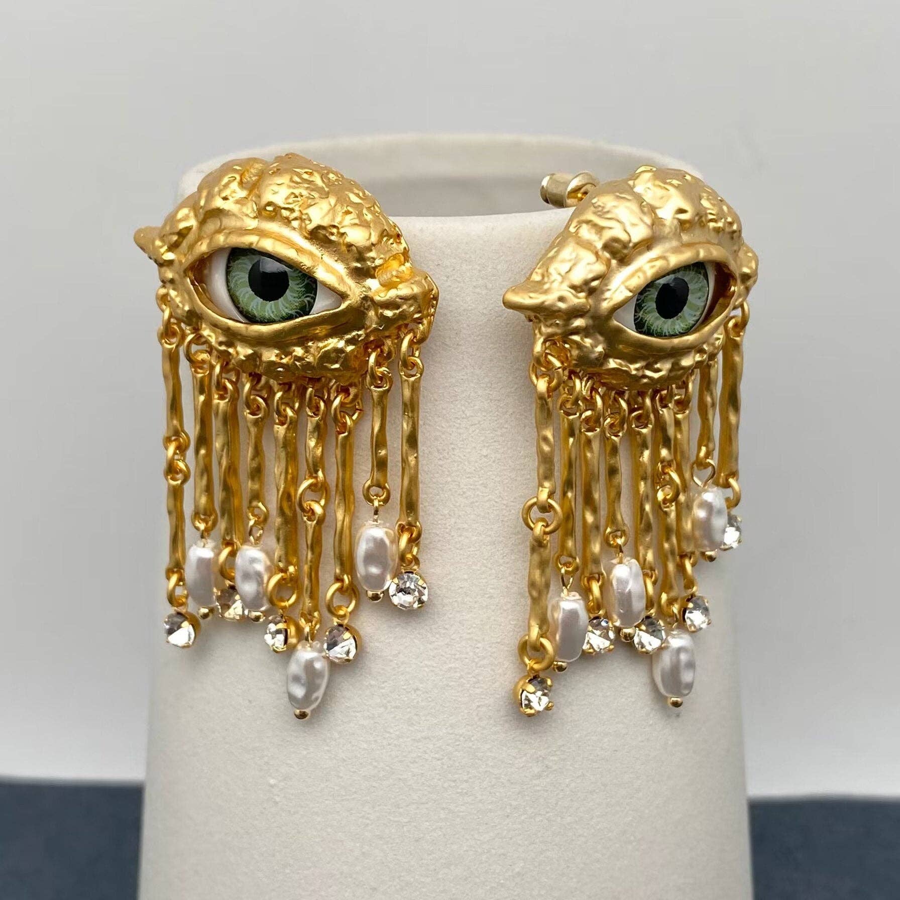 Mio Queena – wholesale Tofsörhängen – Turkey Evil Eye Pearl & CZ metall tofsstolpörhängen4