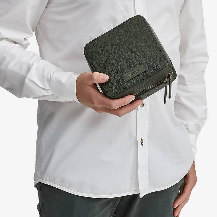 HENSON TECH CASE and other Purchase Wholesale cherish afro kinky. Free Returns & Net 60 Terms on Faire trending on Faire.