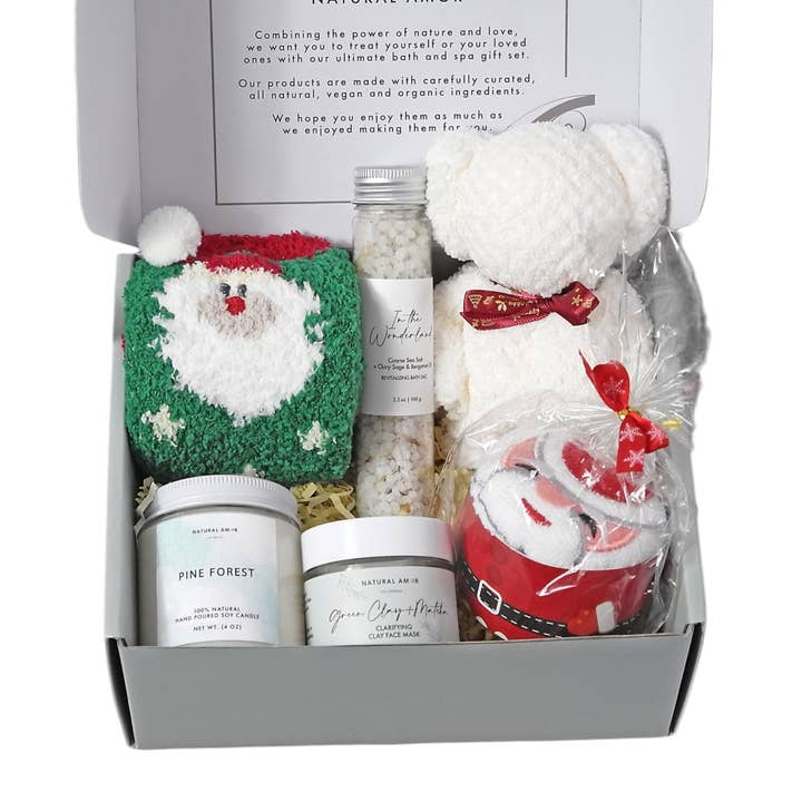 Natural Amor LLC - Wholesale Bath & Body Set - Cozy Christmas Gift Set1