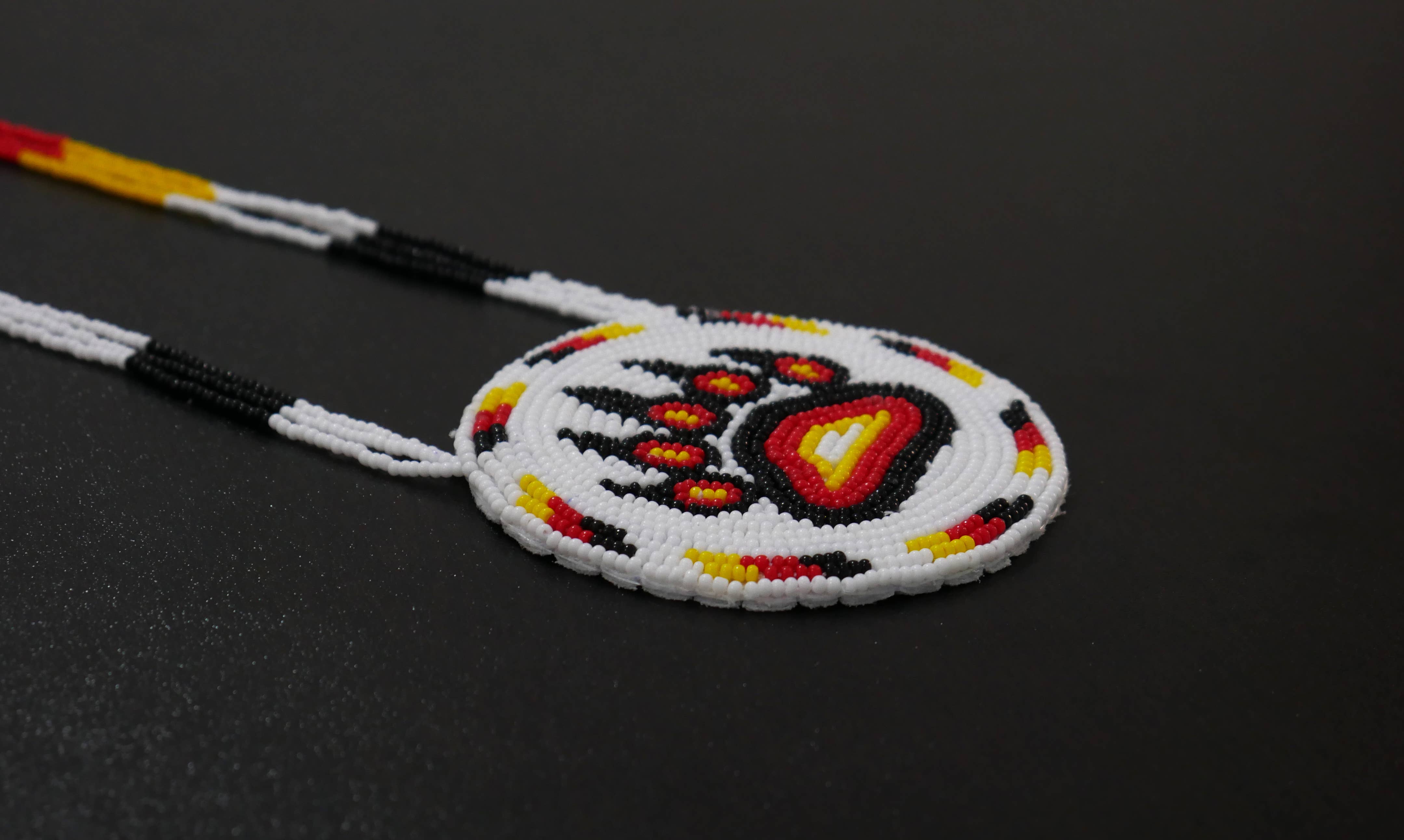 KANGURAH - Wholesale Pendant/charm necklace - Native American Style Beaded Bear Paw medallions (Black)10