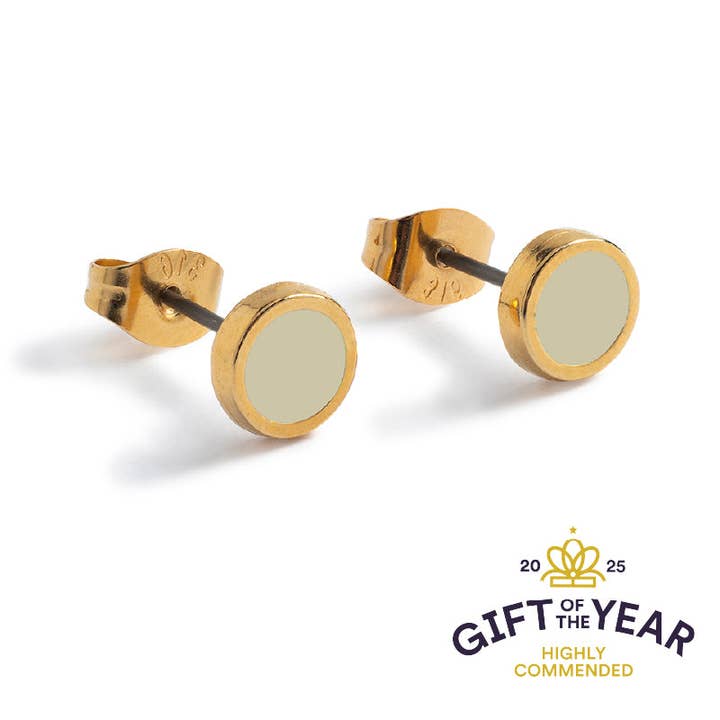 Gouden ronde oorstekers voor wholesale door Carrie Elspeth Jewellery