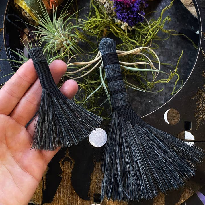 Keven Craft Rituals LLC - Wholesale Broom - Miniature Besom/Sweeper Broom or Hand Brooms -3-5" Tampico -(functional or as an ornament)1