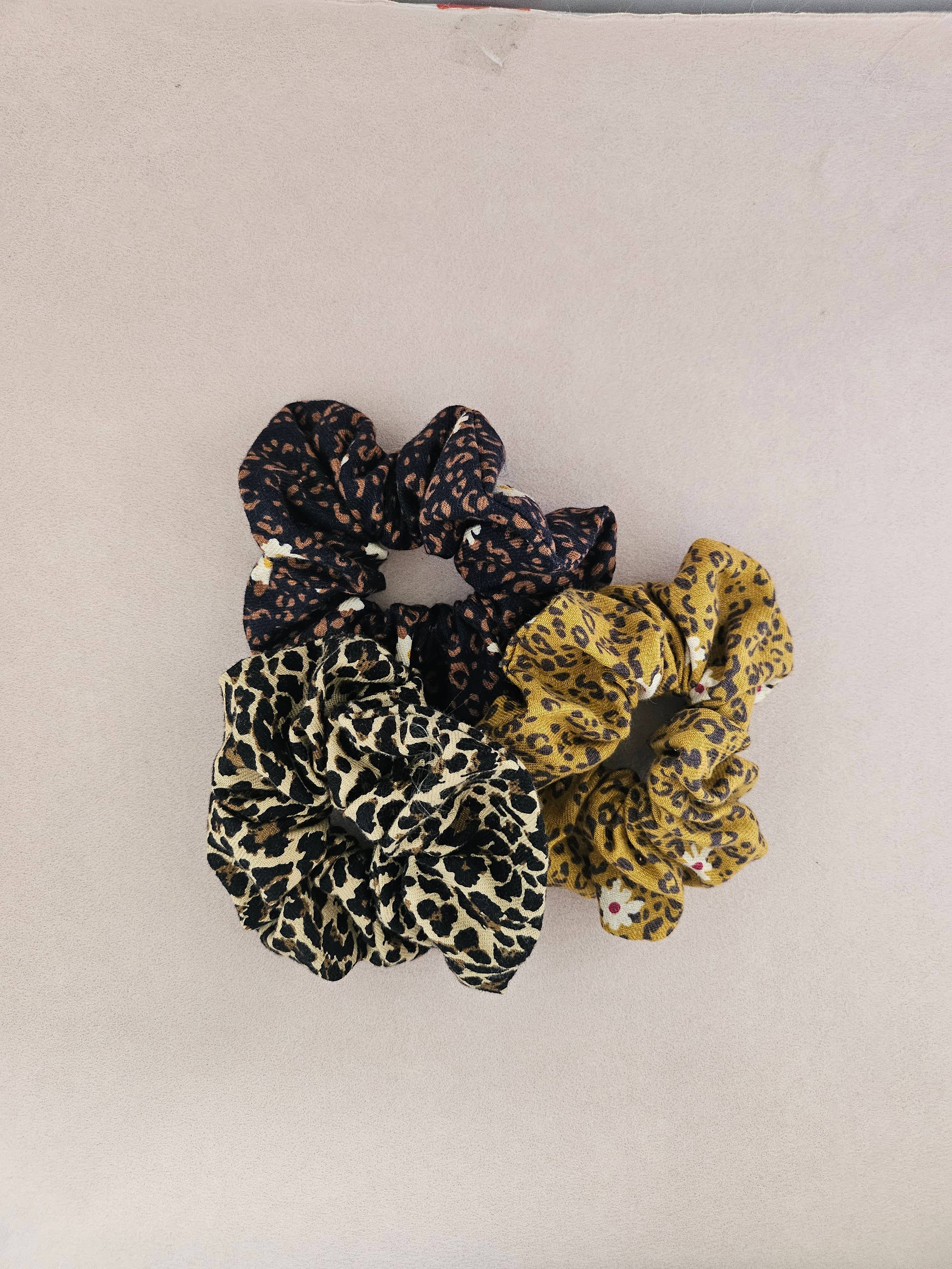 Royal marais – wholesale Myntväska - Dam – Chouchou hårsnodd i 100% bomull med blommönster eller leopardmönster15